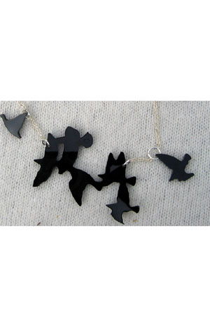 large--black-flock-necklace large--black-flock-necklace